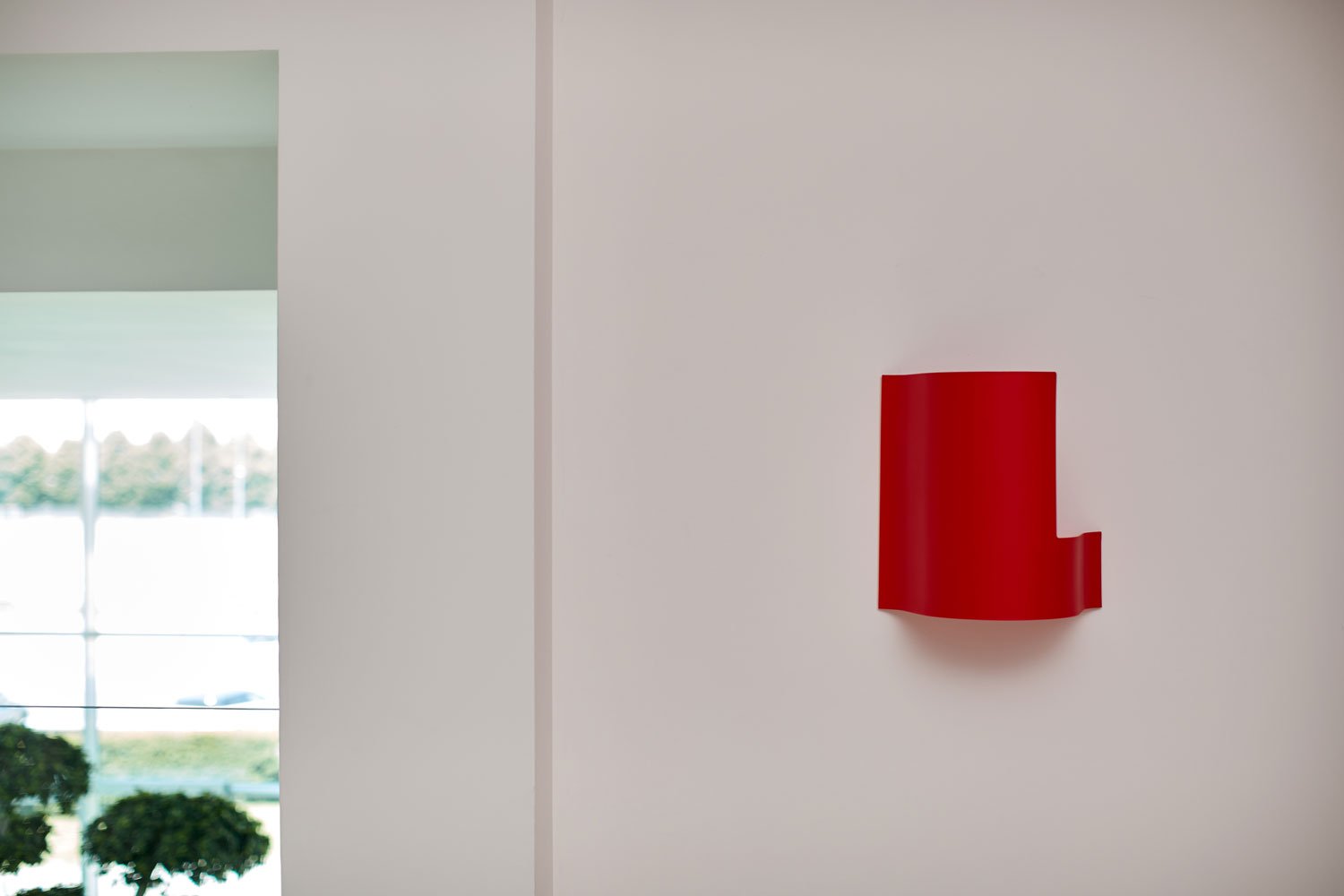 WAVE-rosso-porta-estintore-a-muro-