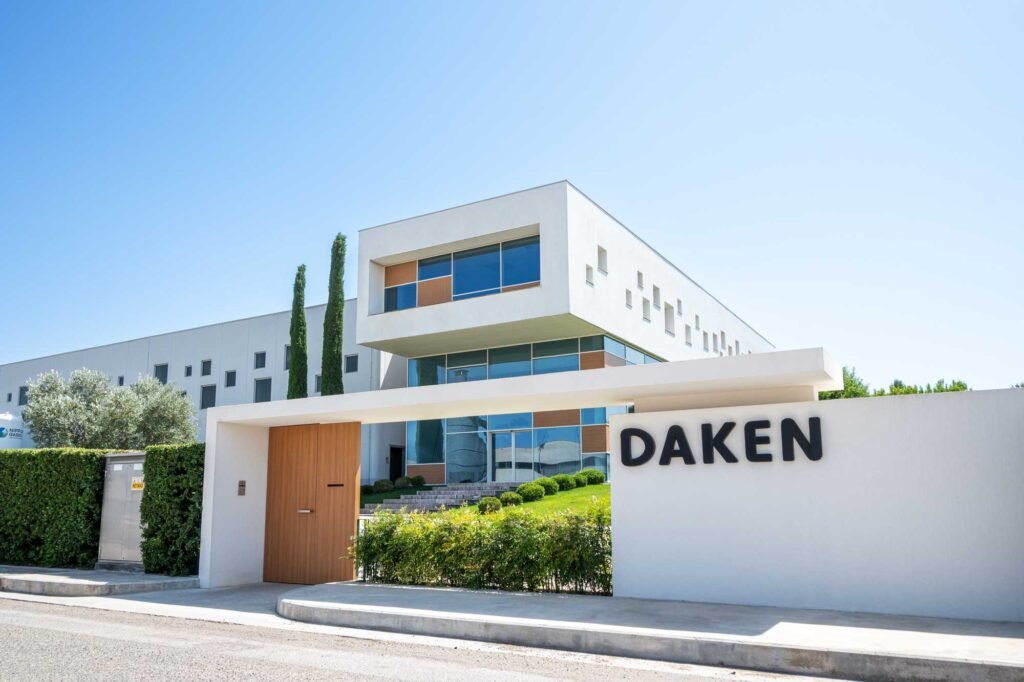 Daken S.p.A., produttore di accessori per Truck&Trailer, Fire&Safety e Van Security.