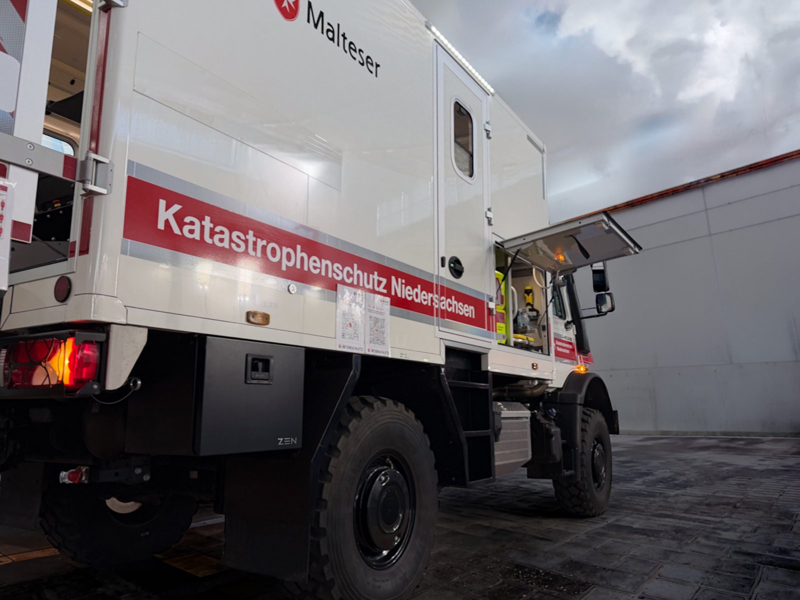 Daken zen z30 | Cassetta porta attrezzi in acciaio inox