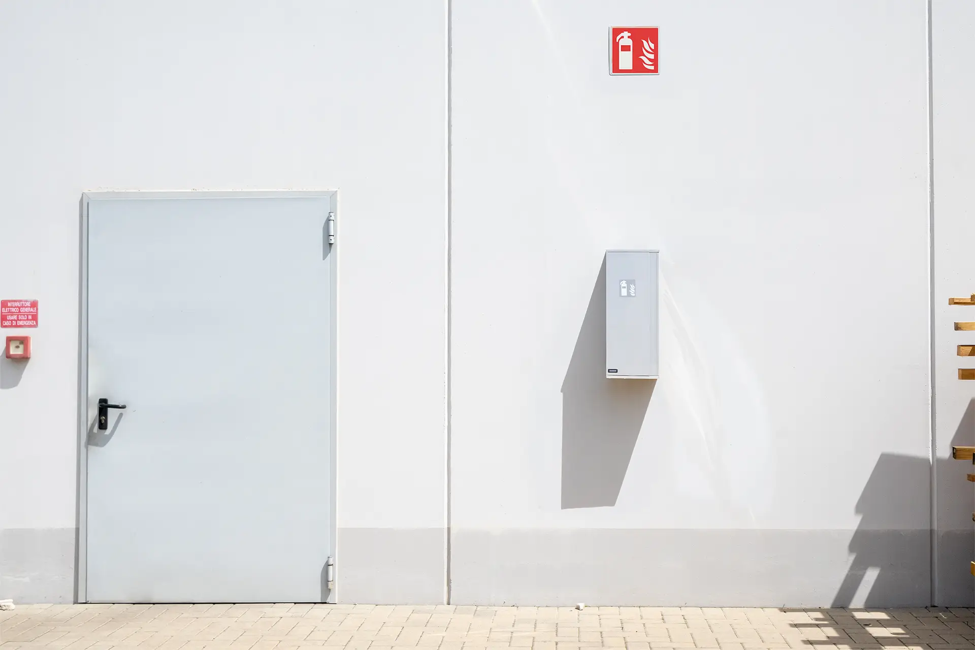 Porta Estintore_grande_pieno_2